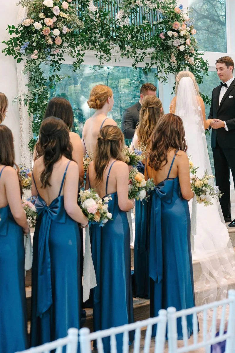 Vestido de novia para invitada/Vestido de dama de honor largo azul con tirantes finos y corte sirena sencillo con lazo en la espalda/Vestido formal